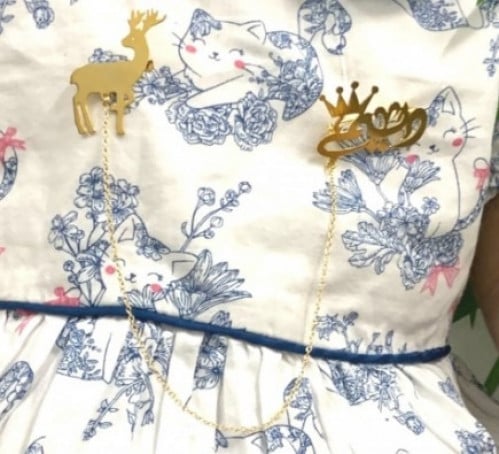 بروش بناتي بالاسم مع رسمة الغزال