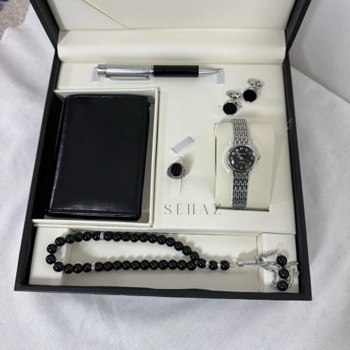 طقم اولادي العمر من عمر 5 سنوات الي 8 سنوات