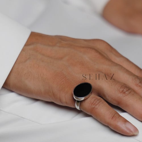 خاتم رجالي ملكي من الفضة باللون الاسود