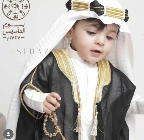 بشت اطفال مع امكانية اضافة (غترة وعقال مقصب وثوب)