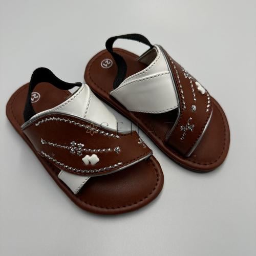 جزمات أطفال شرقي لون بني وأبيض تطريز فضي