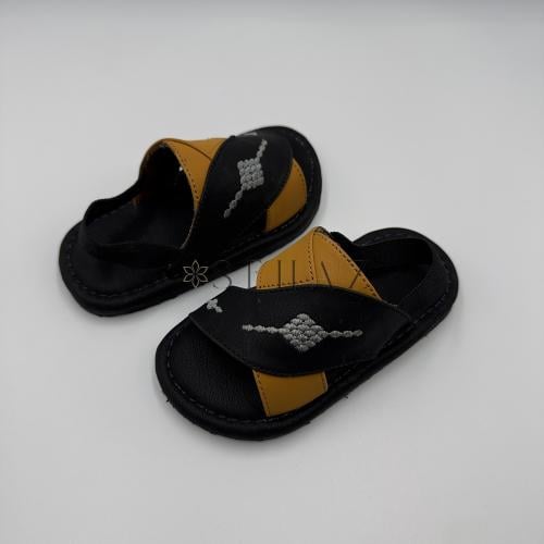 جزمات أطفال شرقي لون اسود وكركمي