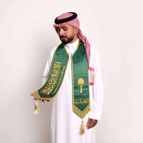 وشاح ساتان أخضر تطريز ذهبي غامق