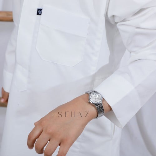 ساعة أطفال فضي مينا ابيض متوفر من ٤ سنوات الى ١٤ س...