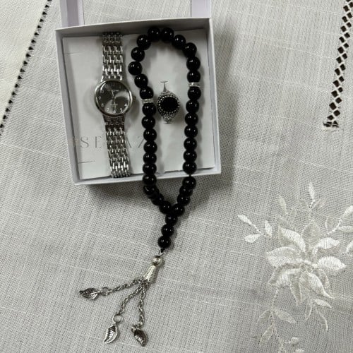 طقم اطفال العمر من شهر الي 8 سنوات