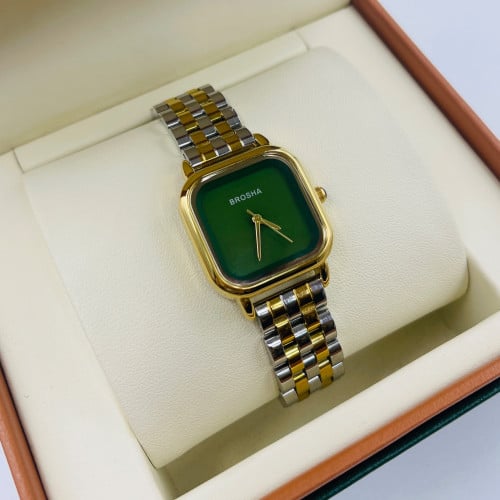 ساعه ذهبيه مربعه أنيقه بميناء أخضر