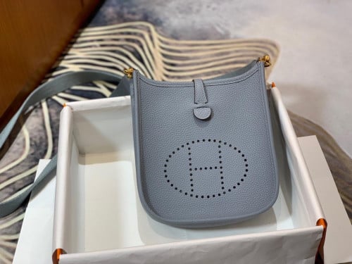 حقيبة هيرميز إيفلين