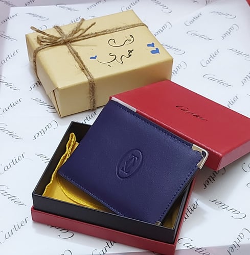 محافظ كارتير رجالي طبق الاصل