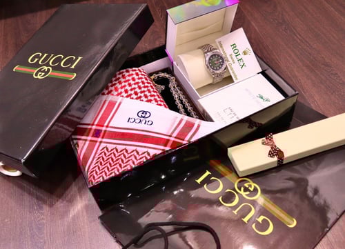 بوكس هدايا شماغ قوتشي مع ساعة رولكس رجالي