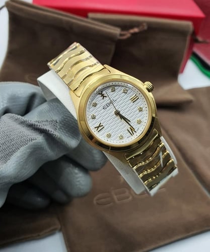 ساعة ابل نسائية - درجة أولى بتصميم أنيق مع كرت الم...