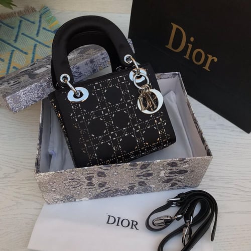 شنطة ديور كريستال - درجة أولى مع كافة الملحقات