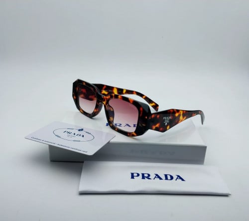 نظاره ماركة برادا الاصلية - تصميم عصري وأنيق