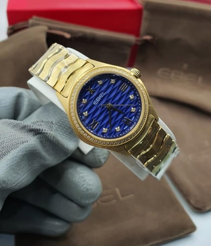 ساعة ابل نسائية - درجة أولى بتصميم أنيق مع كرت الم...