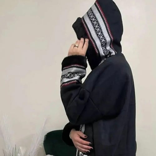 فروات نسائية أسود تطريز بالاسم _متجر مون