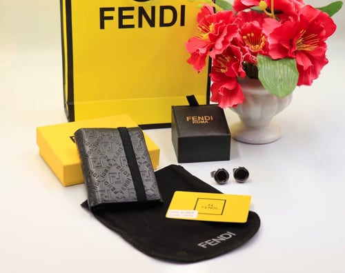 اجمل كبكات ومحافظ ماركة فندي الاصلي