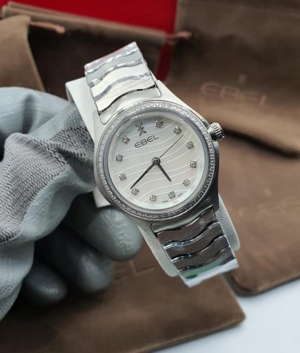 ساعة ابل نسائية - درجة أولى بتصميم أنيق مع كرت الم...