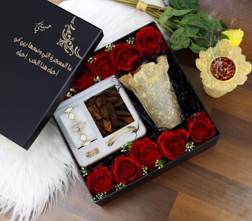 هدايا غير تقليدية للزوجة - بوكس مع تنسيق ورد