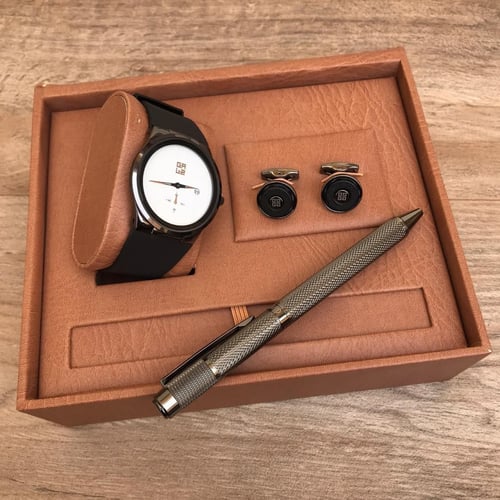 طقم رجالي ماركة جيفنشي درجة اولى