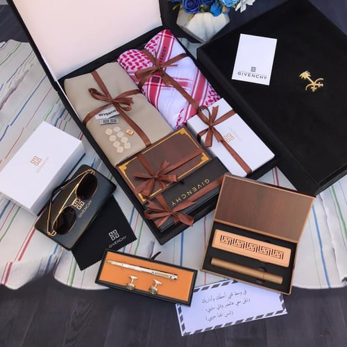 مجموعه هديه رجاليه ماركة جفنشي