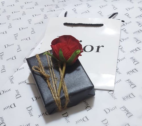 بوك ماركة ديور درجة اولى _متجر مون