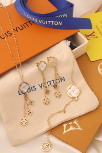 مجموعة إكسسوارات نسائي لويس فيتون _متجر مون