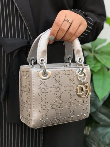 شنطة ديور كريستال - درجة أولى مع كافة الملحقات