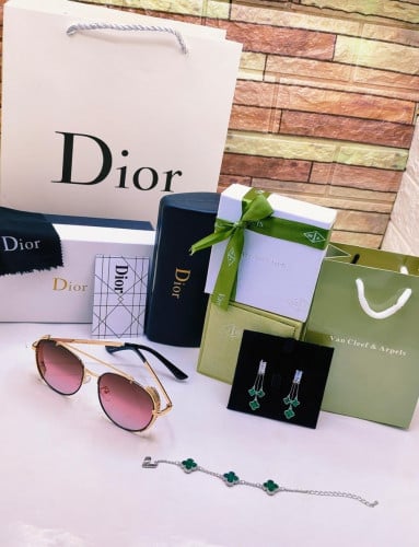 هديه نسائية | نظارة ديور مع مجوهرات فان كليف