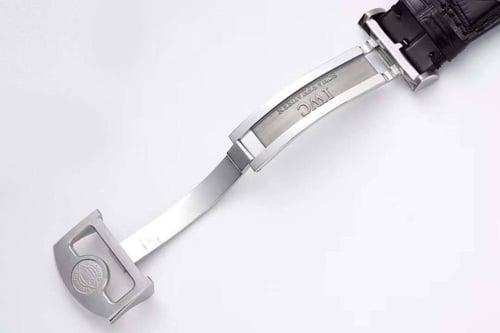 اي دبليو سي كرونوغراف بورتوغيزر جلد | ماستر كواليت...