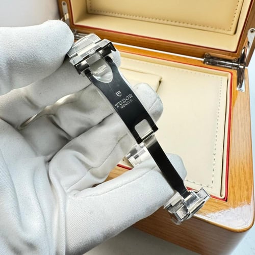 ساعة تيودور بلاك بي أسود ماستر كواليتي