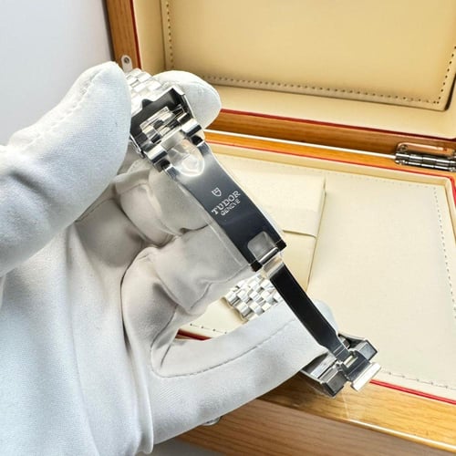 ساعة تيودور بلاك بي ماستر كواليتي