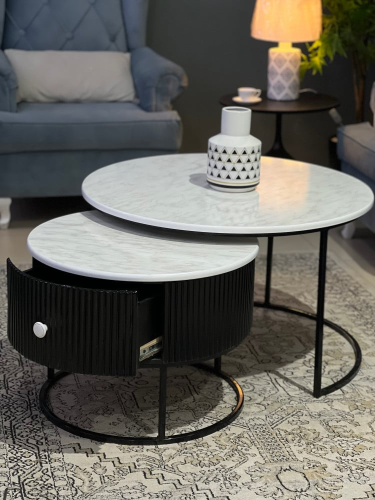 طقم طاولتين بدرج أسود سطح خشب شكل رخام