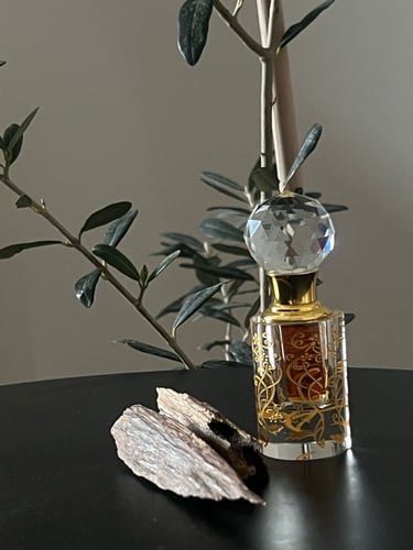 دهن عود هندي الآسامي