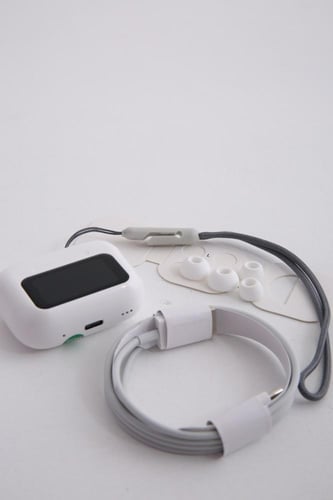 سماعات أذن لاسلكية من طراز DENX DX650.