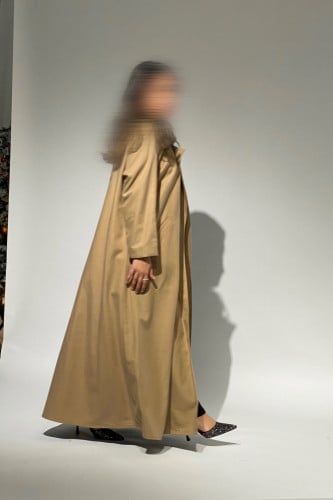 عبايه لون بيج مبطنه