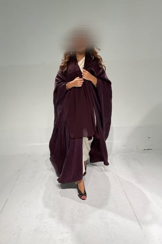 بشت لون عودي