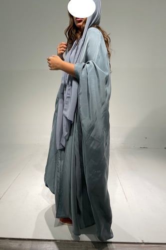 بشت لون رمادي فاتح