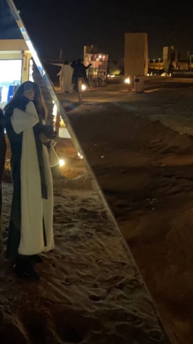 عبايه شتويه اخضر غامق مبطنه مع فرو ابيض