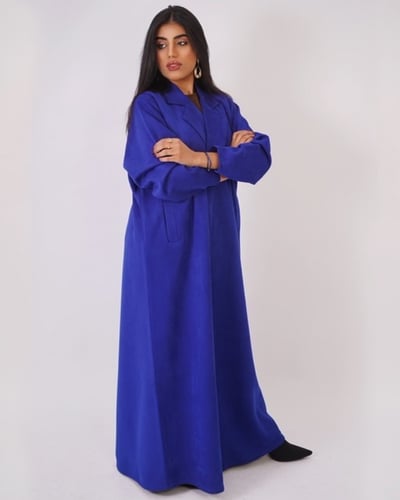 عبايه لون نيلي مبطنه