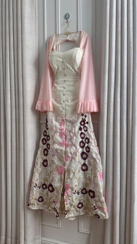 فستان طويل مشجر بأكمام شيفون وردي