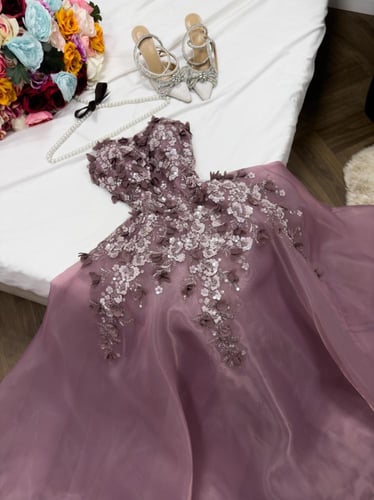 فستان حسناء