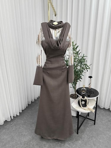 فستان إعتزاز