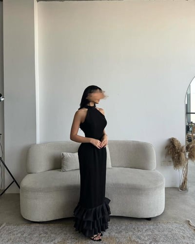 فستان يُسرى