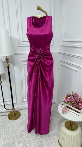 فستان ام لينا