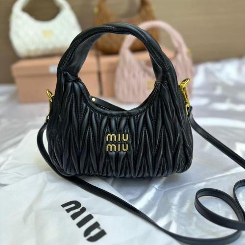 شنطة MIU MIU