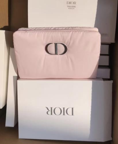 شنطة ديور وردي