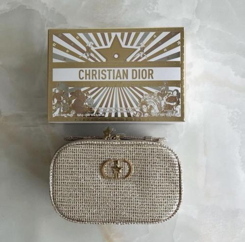 شنطة ديور ذهبيه