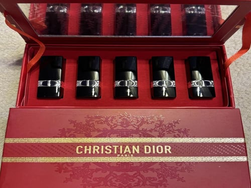 بوكس ارواج ديور احمر