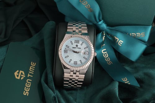 ساعة إيلجانس إن موشن