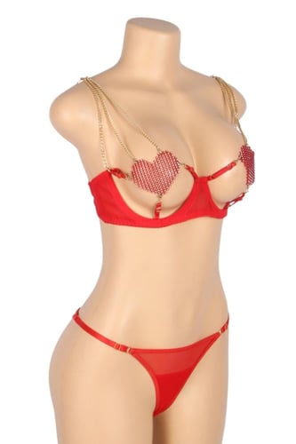 لانجري مثير بتفاصيل قلوب