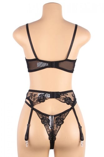 طقم لانجري أسود